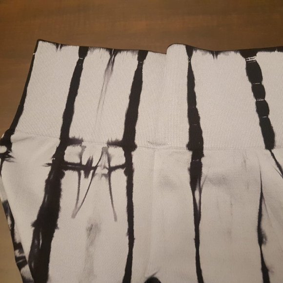 Seamless 2 Piece Tie Die Yoga Set for Women - Picture 4 of 8